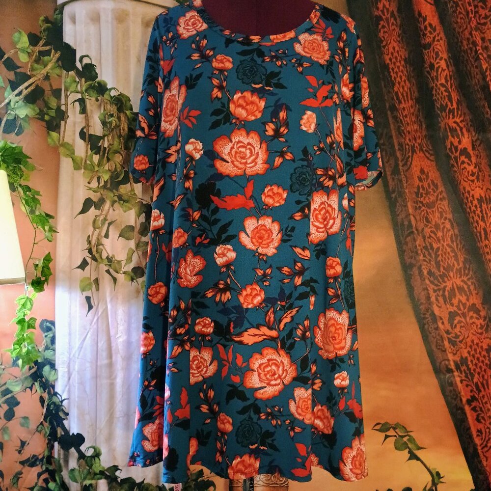 EUC: Tiffany & Grey Sze 3X Blue & Red Floral Shift Dress